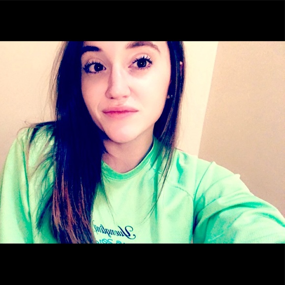 Meet your Posher, Rae - Picture 1 of 1